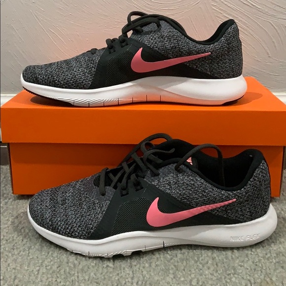 NEW Nike Sneakers - Picture 5 of 5